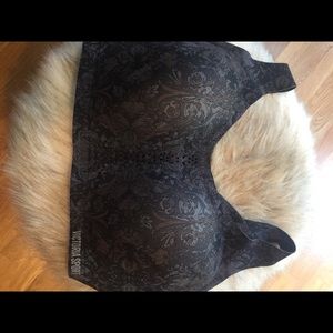 Victoria Secret Angel Max sports Bra size 38DD